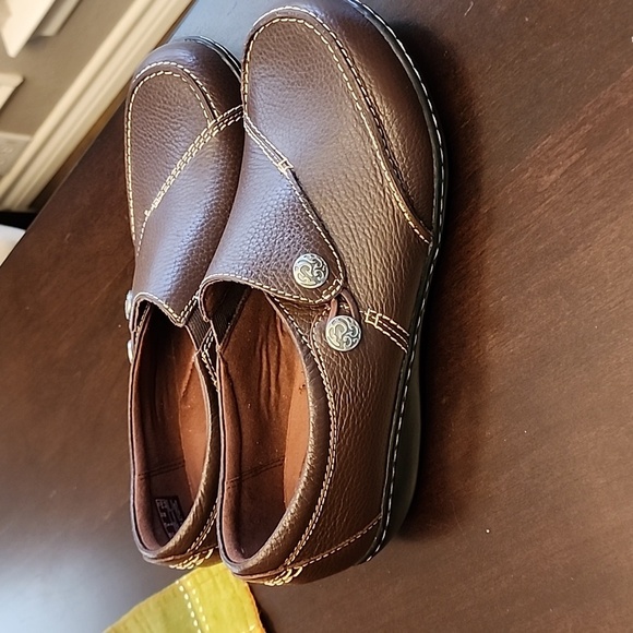 Clarks Ashland Lane Q Ultimate Comfort Size 8 M Womens Red Wood Slip-on Brown - Picture 3 of 7